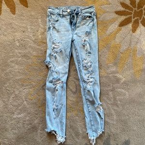 American Eagle size 4 ripped jeans